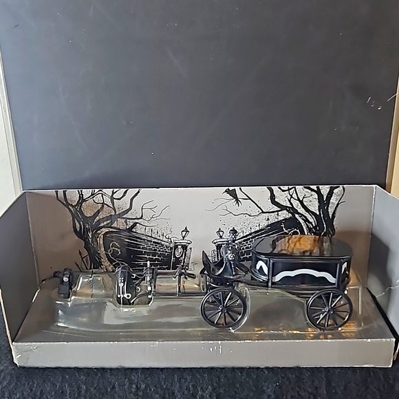 Disney's Vintage Haunted Mansion Spooky Die Cast  Metal Hearse. - Picture 9 of 9